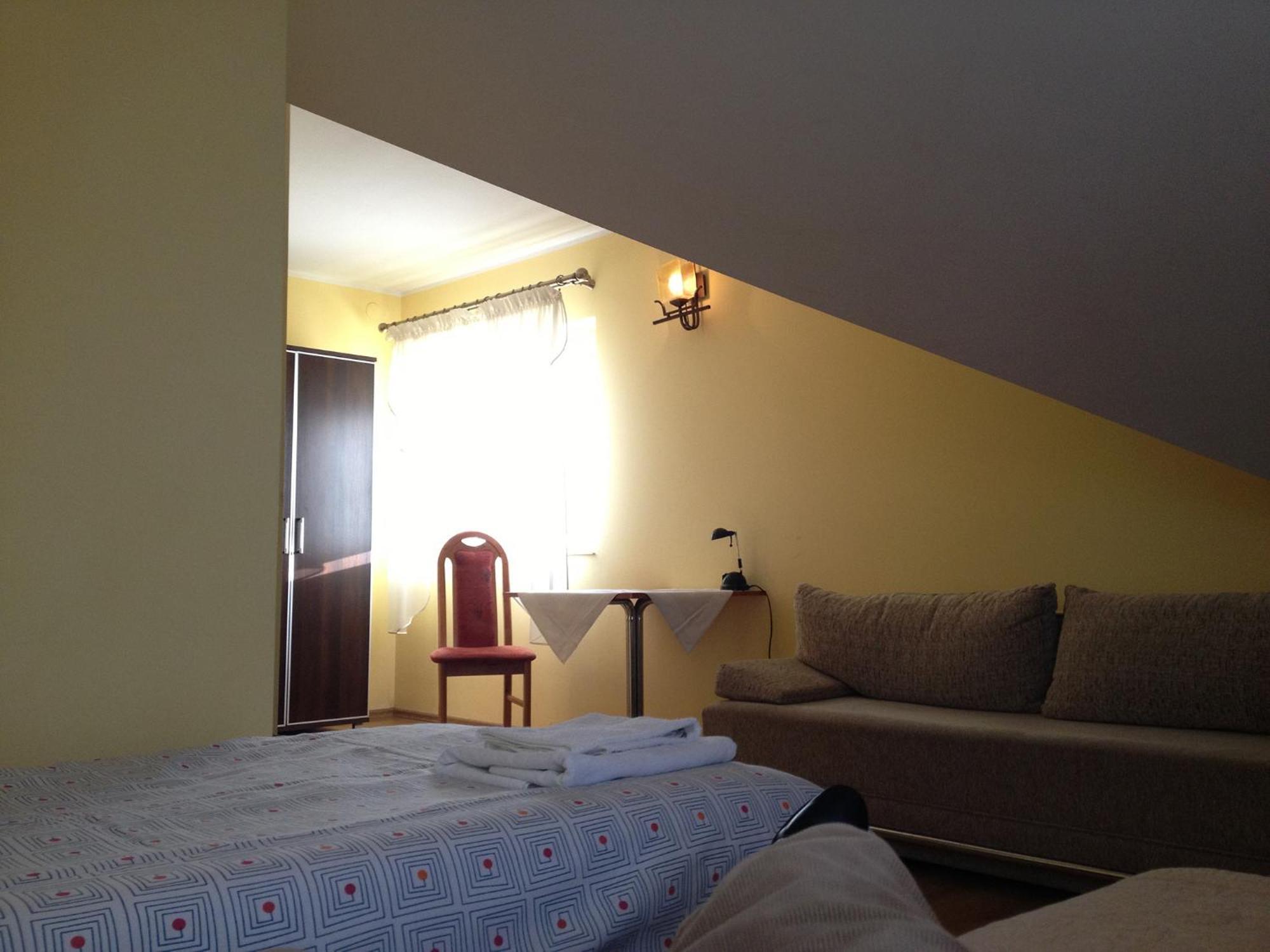 Laura Bed & Breakfast Bełchatów Стая снимка