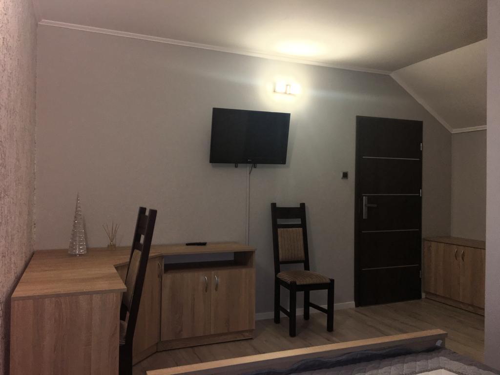 Laura Bed & Breakfast Bełchatów Екстериор снимка